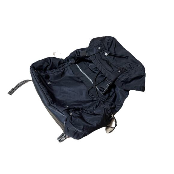Rare Lululemon Traveling Yogini Rucksack Backpack Discontinued Black White main image 8